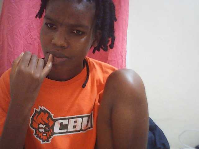 Beautyviny2 live cam on BongaCams