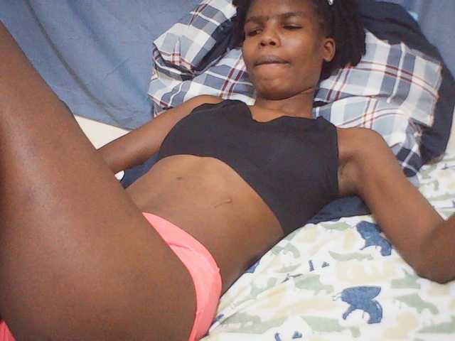Beautyviny2 live cam on BongaCams
