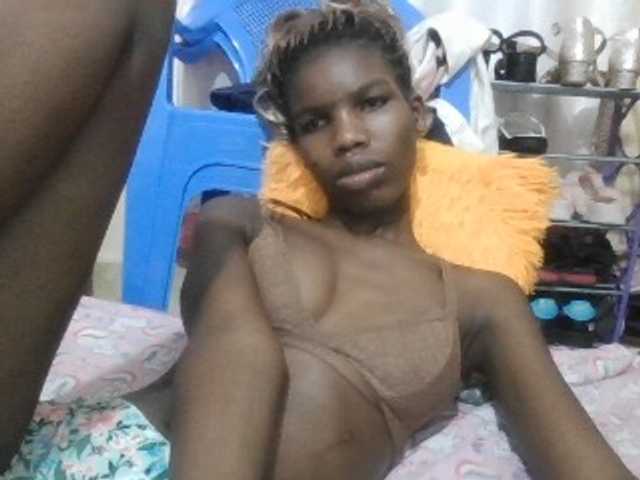 Beautyviny2 live cam on BongaCams