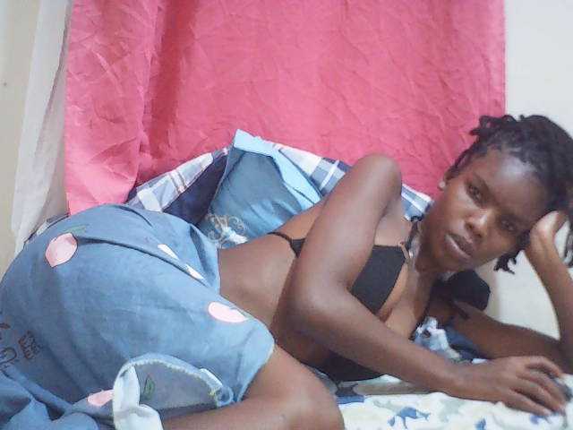 Beautyviny2 live cam on BongaCams