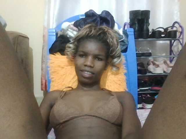 Beautyviny2 live cam on BongaCams