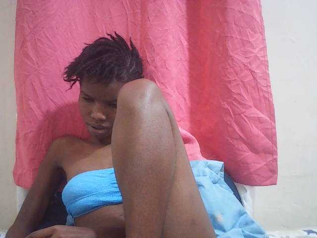 Beautyviny2 live cam on BongaCams