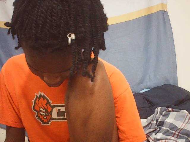 Beautyviny2 live cam on BongaCams