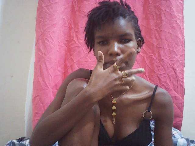 Beautyviny2 live cam on BongaCams