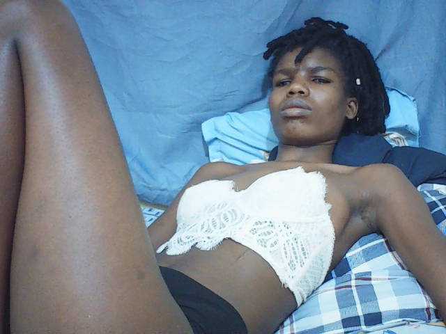 Beautyviny2 live cam on BongaCams