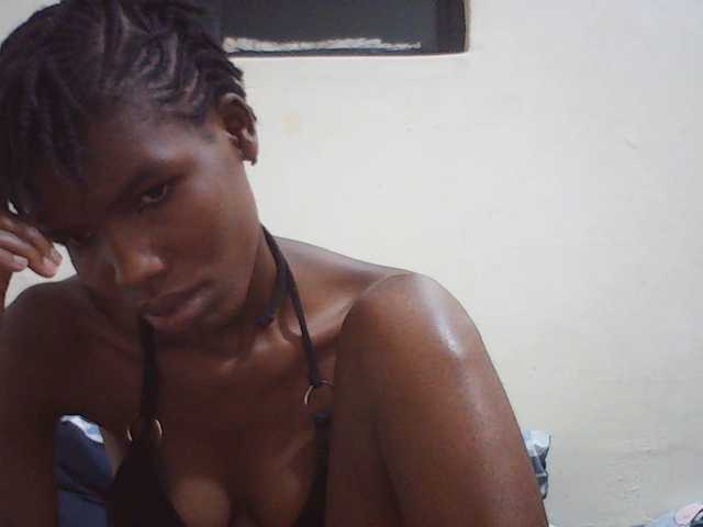 Beautyviny2 live cam on BongaCams