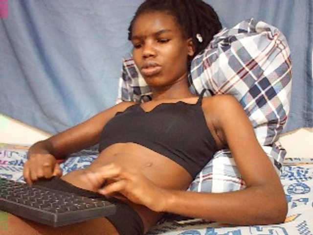 Beautyviny2 live cam on BongaCams