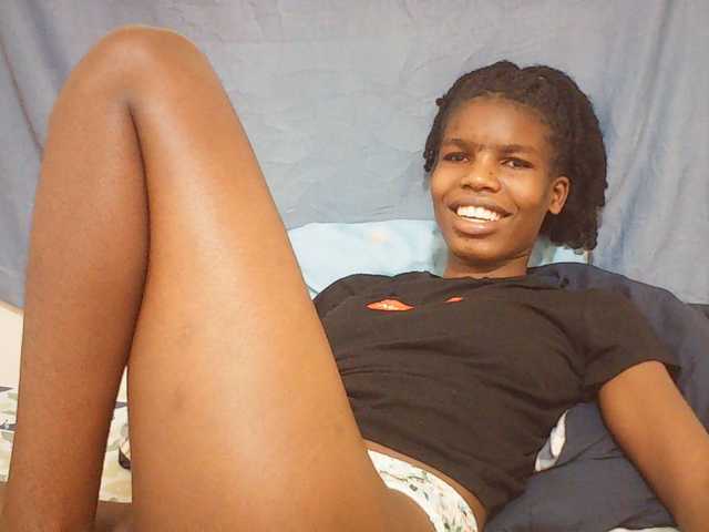Beautyviny2 live cam on BongaCams