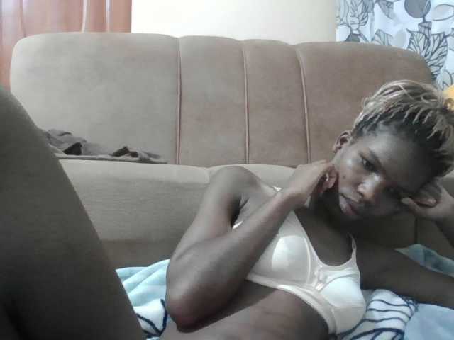Beautyviny2 live cam on BongaCams