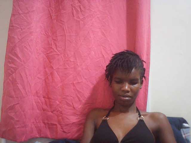 Beautyviny2 live cam on BongaCams
