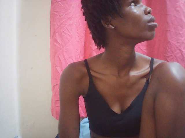 Beautyviny2 live cam on BongaCams