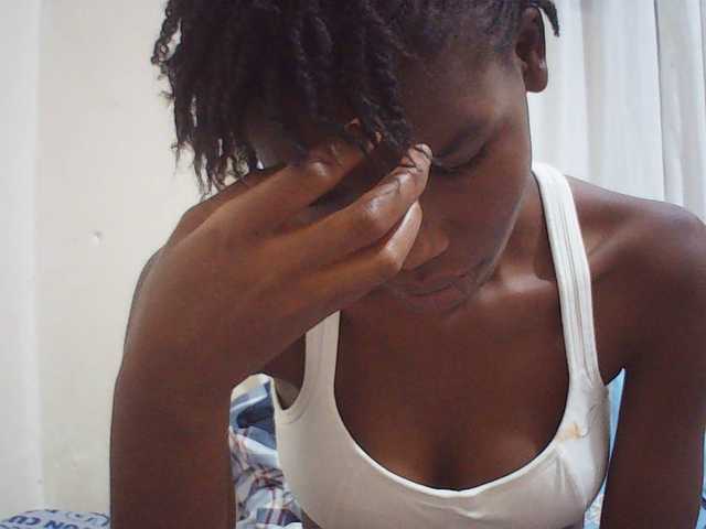 Beautyviny2 live cam on BongaCams