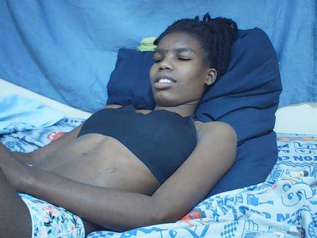 Beautyviny2 live cam on BongaCams
