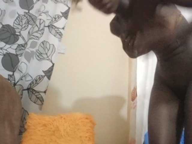 Beautyviny2 live cam on BongaCams