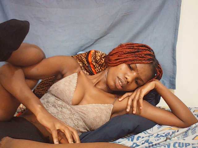 Beautyviny2 live cam on BongaCams