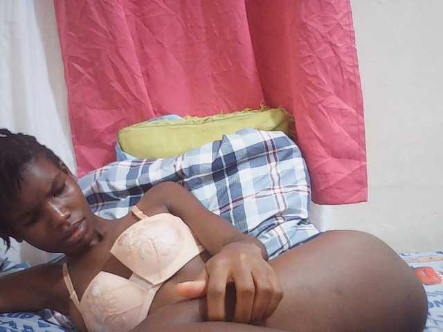 Beautyviny2 live cam on BongaCams