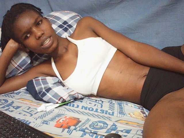 Beautyviny2 live cam on BongaCams
