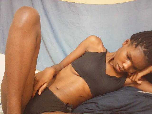 Beautyviny2 live cam on BongaCams