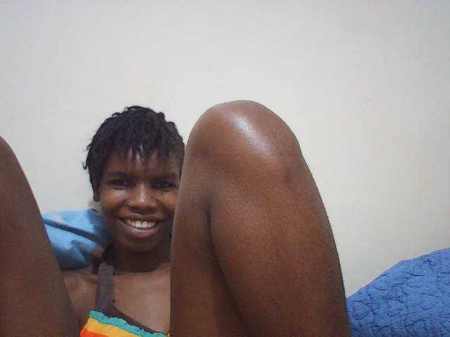 Beautyviny2 live cam on BongaCams