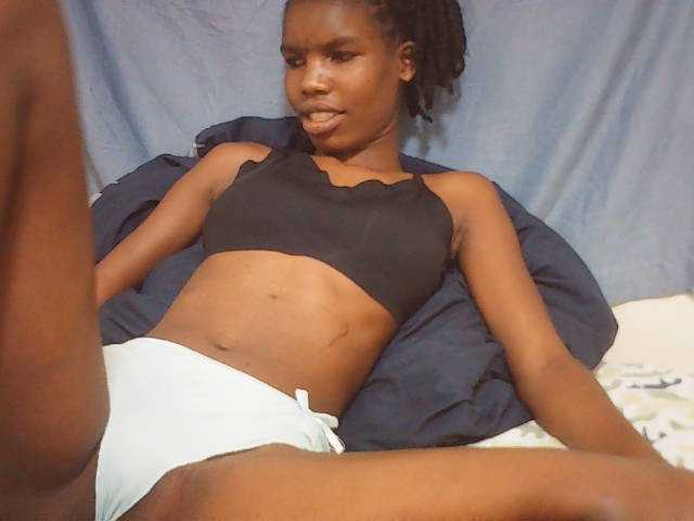 Beautyviny2 live cam on BongaCams