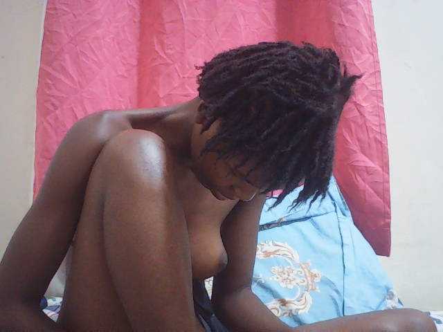 Beautyviny2 live cam on BongaCams