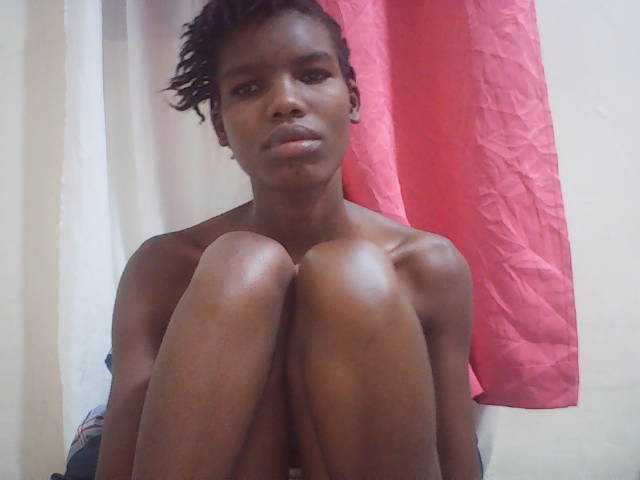 Beautyviny2 live cam on BongaCams