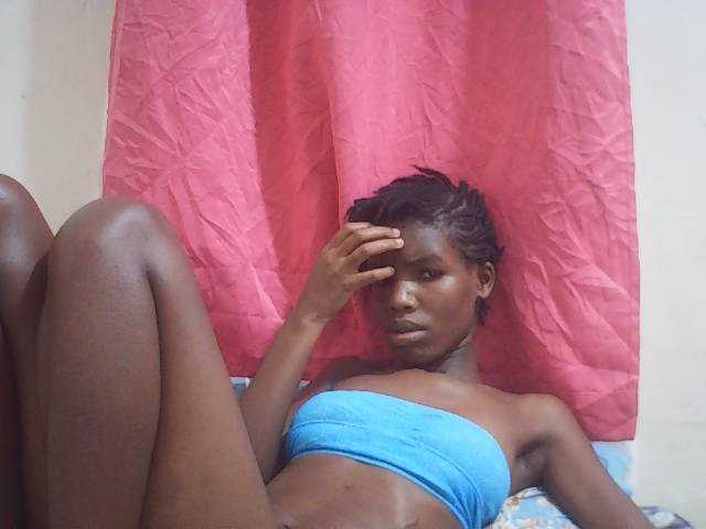 Beautyviny2 live cam on BongaCams