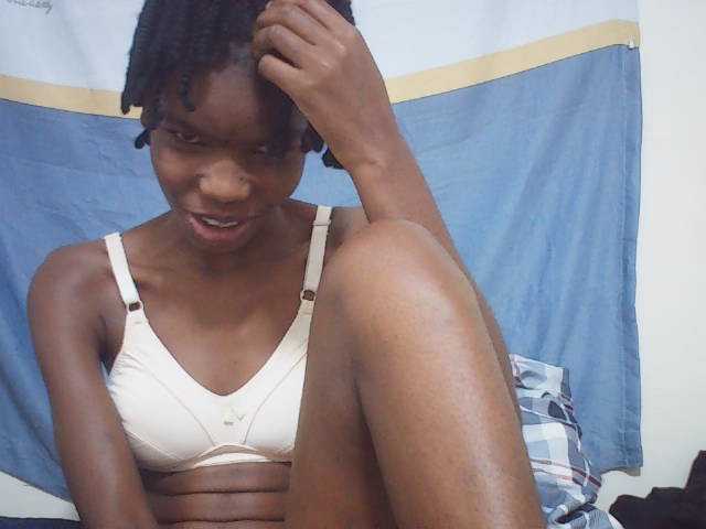Beautyviny2 live cam on BongaCams