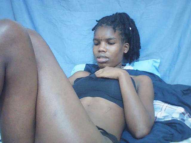 Beautyviny2 live cam on BongaCams