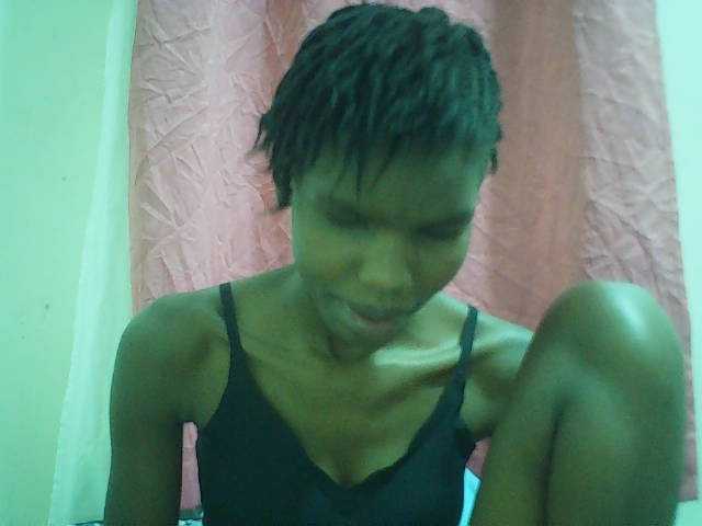 Beautyviny2 live cam on BongaCams