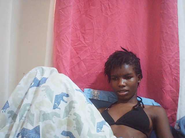 Beautyviny2 live cam on BongaCams