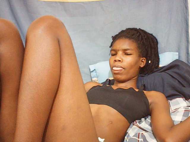 Beautyviny2 live cam on BongaCams
