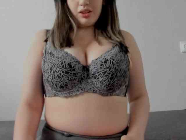 NikaKams webcam