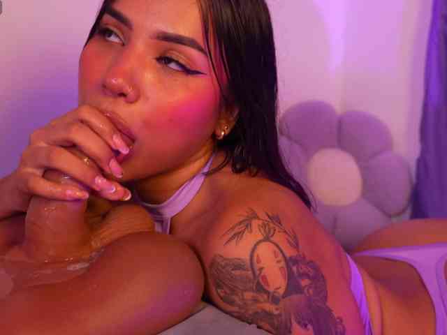 Model: Sarah-babe