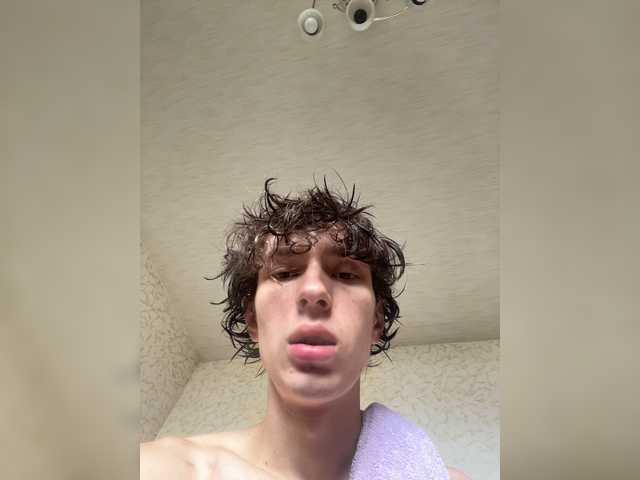 Krasavchik9871a, 23 y/o - Live Cam on BongaCams