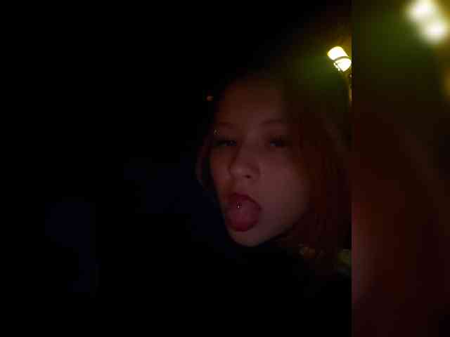 LaraTate webcam