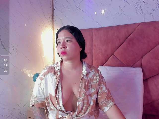 AriannaFoxxy live cam on BongaCams