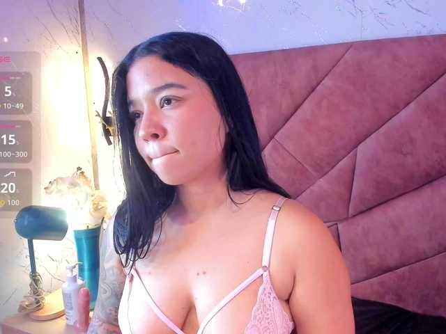 AriannaFoxxy live cam on BongaCams