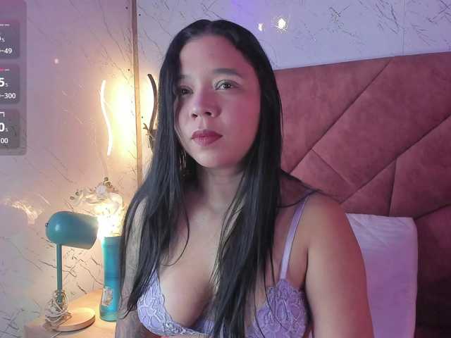 AriannaFoxxy live cam on BongaCams