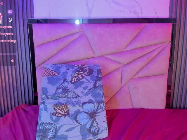 AriannaFoxxy live cam on BongaCams