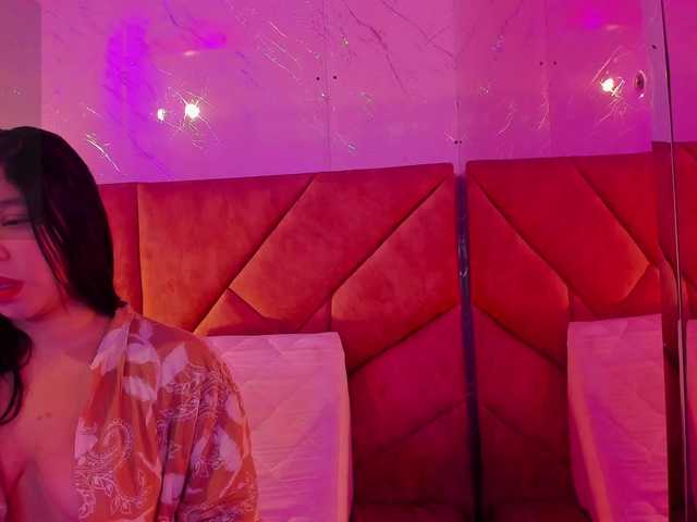 AriannaFoxxy live cam on UnifiedCams