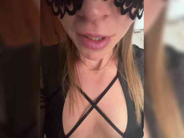 Acest model este live acum. Sex-mia