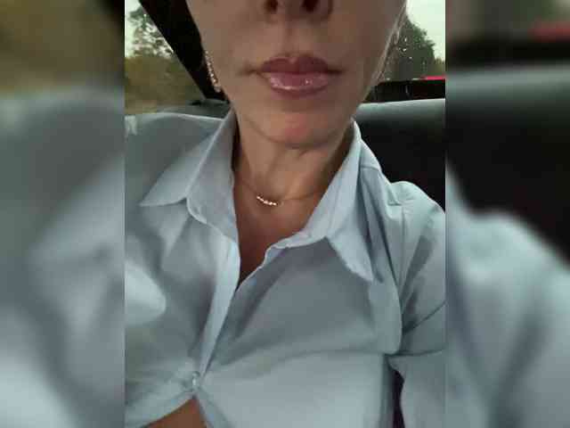 Sex-mia's webcam live show