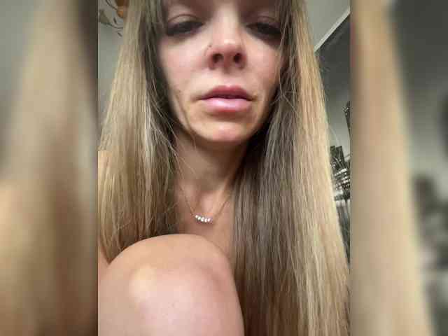 Sex-mia Sex Cam Show