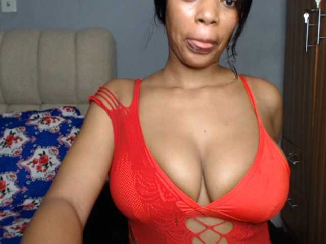 Shallie-choco, live now on BongaCams