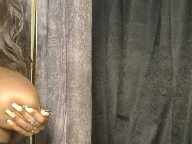 QueenMyaa Live-Cam auf BongaCams