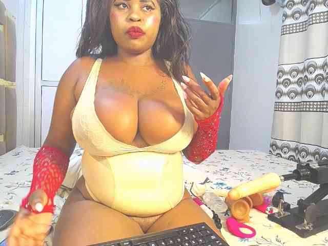 QueenMyaa