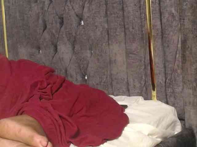QueenMyaa webcam