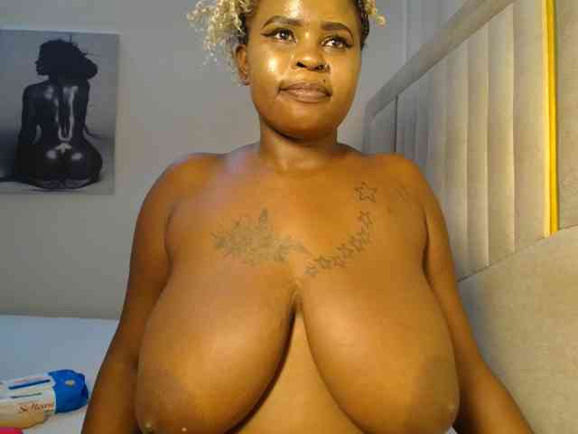 QueenMyaa QueenMyaa