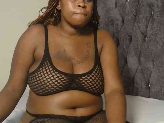 QueenMyaa QueenMyaa